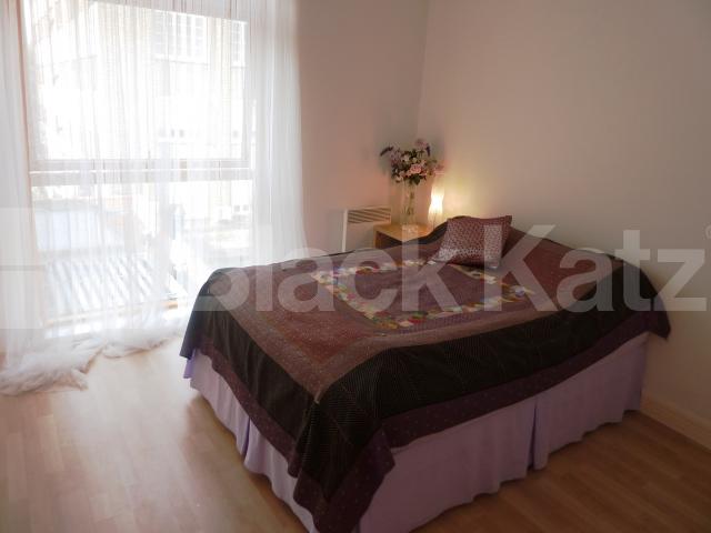 			IN THE HEART OF CAMDEN!, 1 Bedroom, 1 bath, 1 reception Flat			 Chalk Farm Road, CHALK FARM